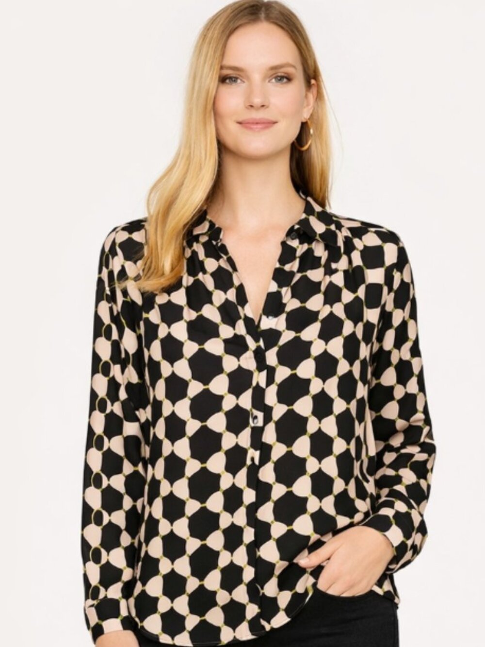## ✨ Ann Taylor Geo Print V-Neck Blouse ✨